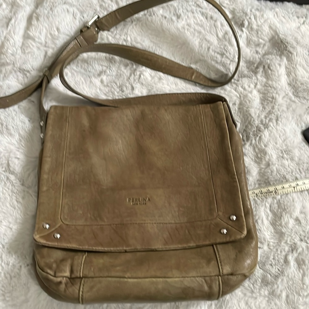 Perlina leather crossbody bag. Olive color.